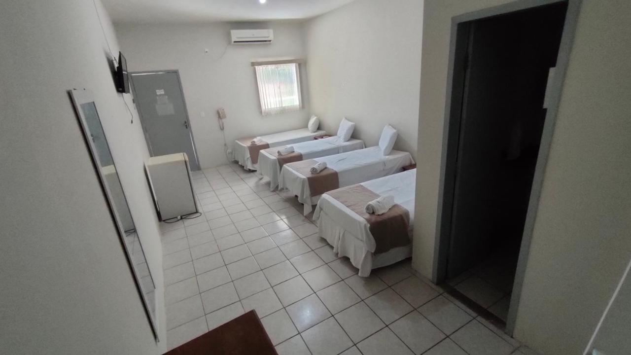 Family Room,1245463966:JPEG