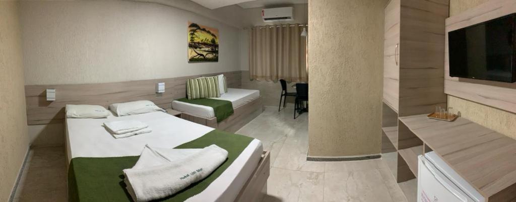 Quarto com 2 Camas de Solteiro